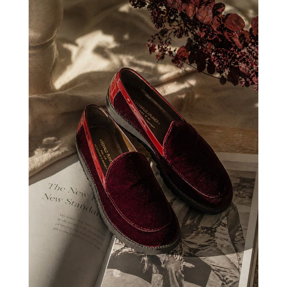 Donald J Pliner Velvet Loafers Burgundy Patent Trim Lug Sole Made Italy Women’s - Picture 7 of 7
